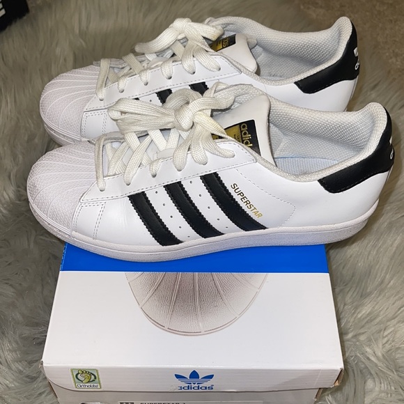 Adidas Superstar - Picture 4 of 5